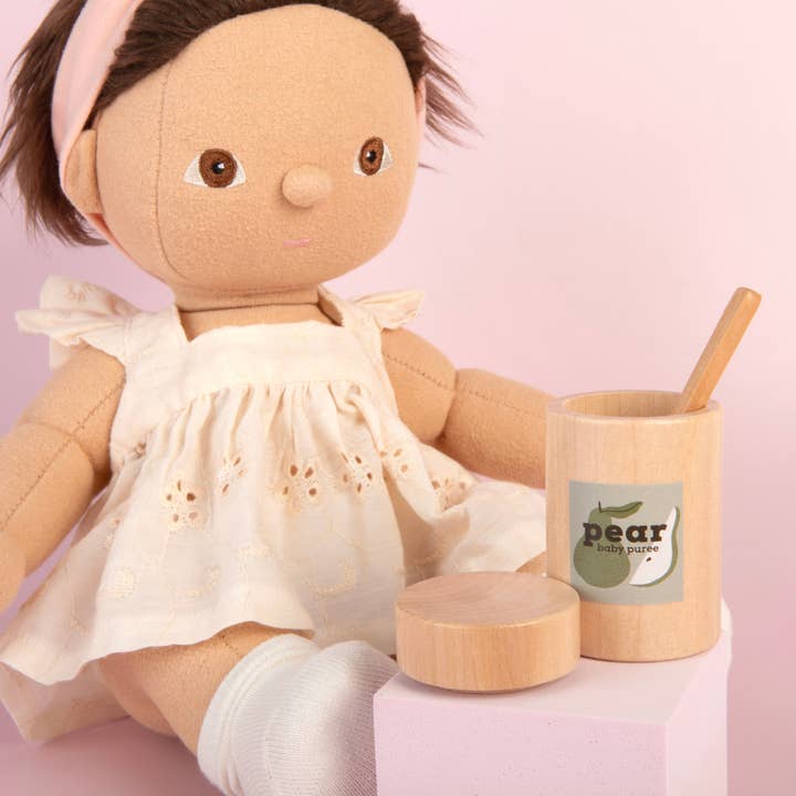 Make Me Iconic - Wholesale Wood Toy - Kids - WOODEN TOY - LOOSE CHANGE DOLL FEEDING PEAR PUREE2