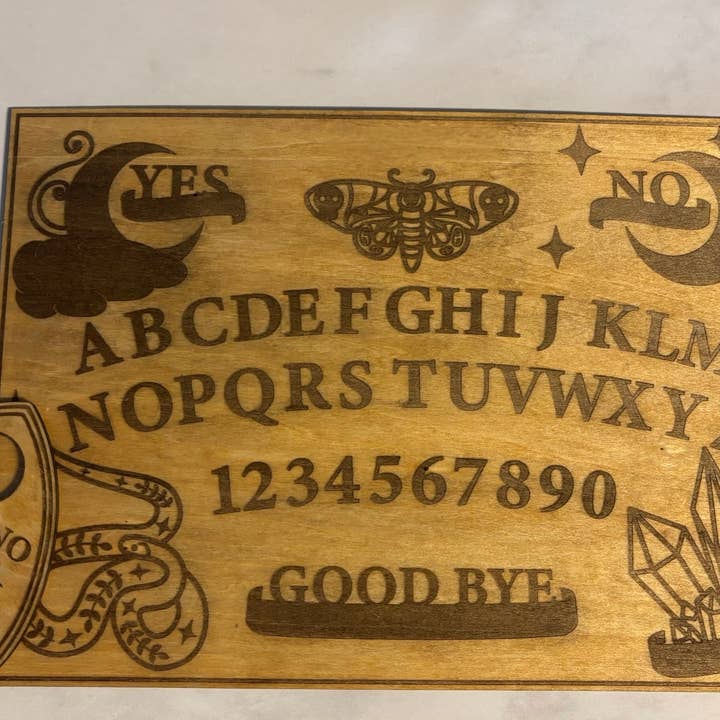 Planchette et tableau des esprits personnalisés pour la vente par The Pumpkin Empress