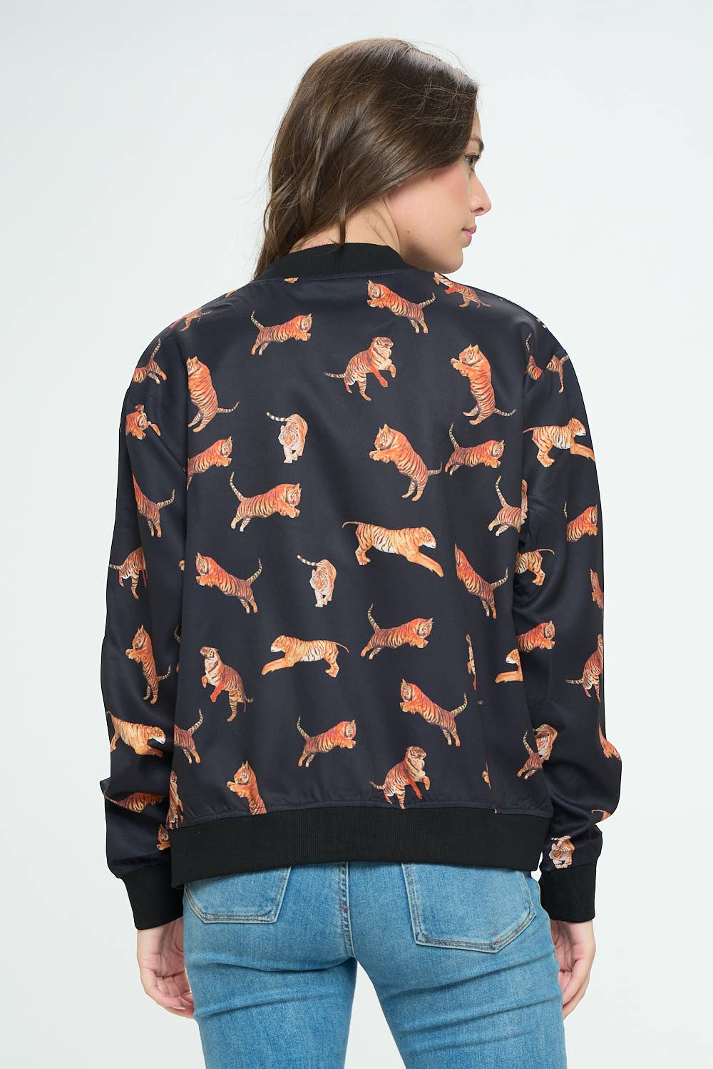 SM WARDROBE - Vente Bombers – femme - Veste bomber noire à imprimé tigre intégral4