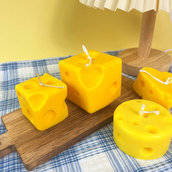 The Wednesday Co – wholesale Novelty candle – Sueño con Queso - Cheese Candle