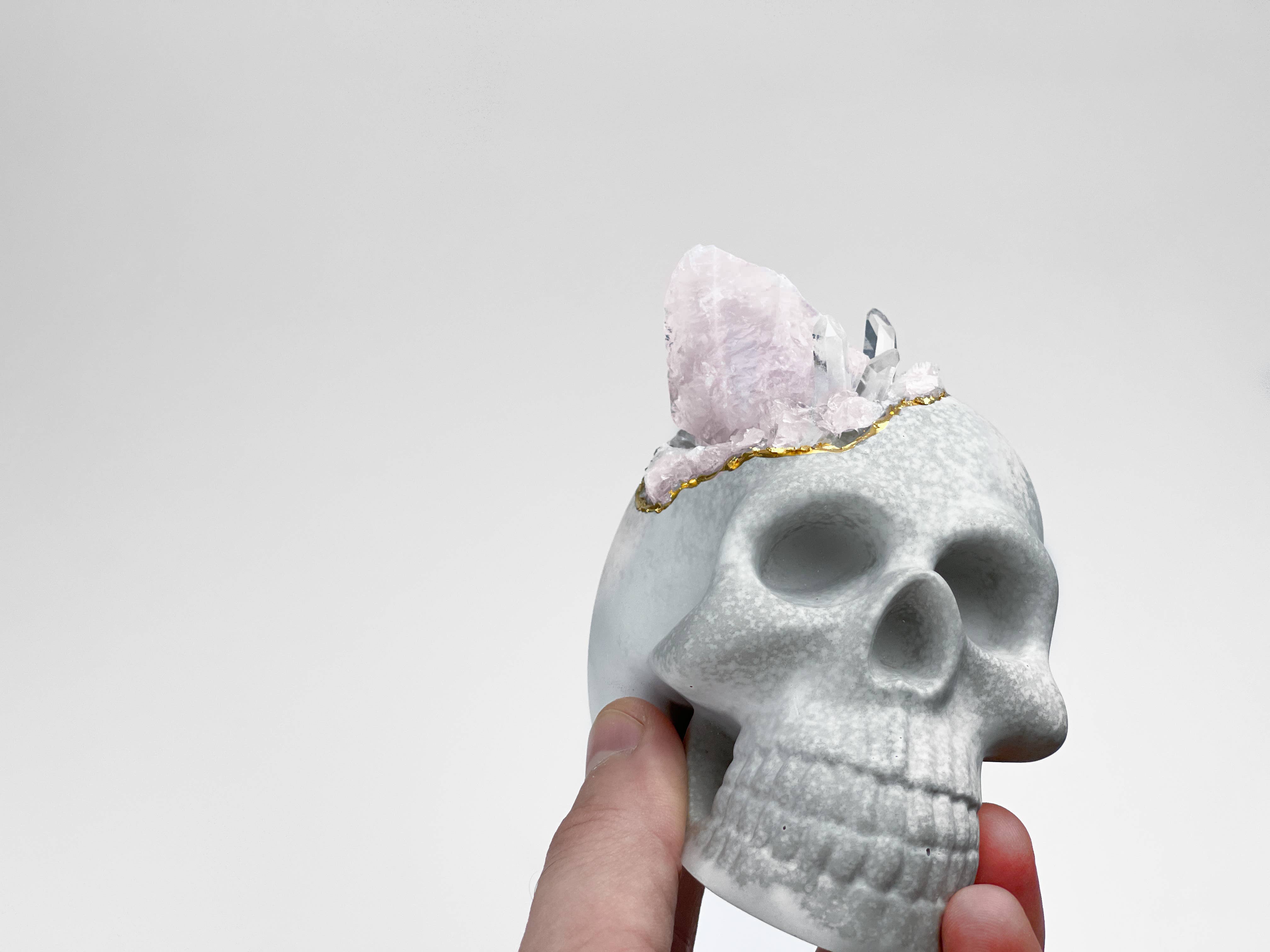 Planters Made in the USA - Wholesale Decoratief beeldje - Groot schedelbeeld van rozenkwarts en natuurlijke kristallen7