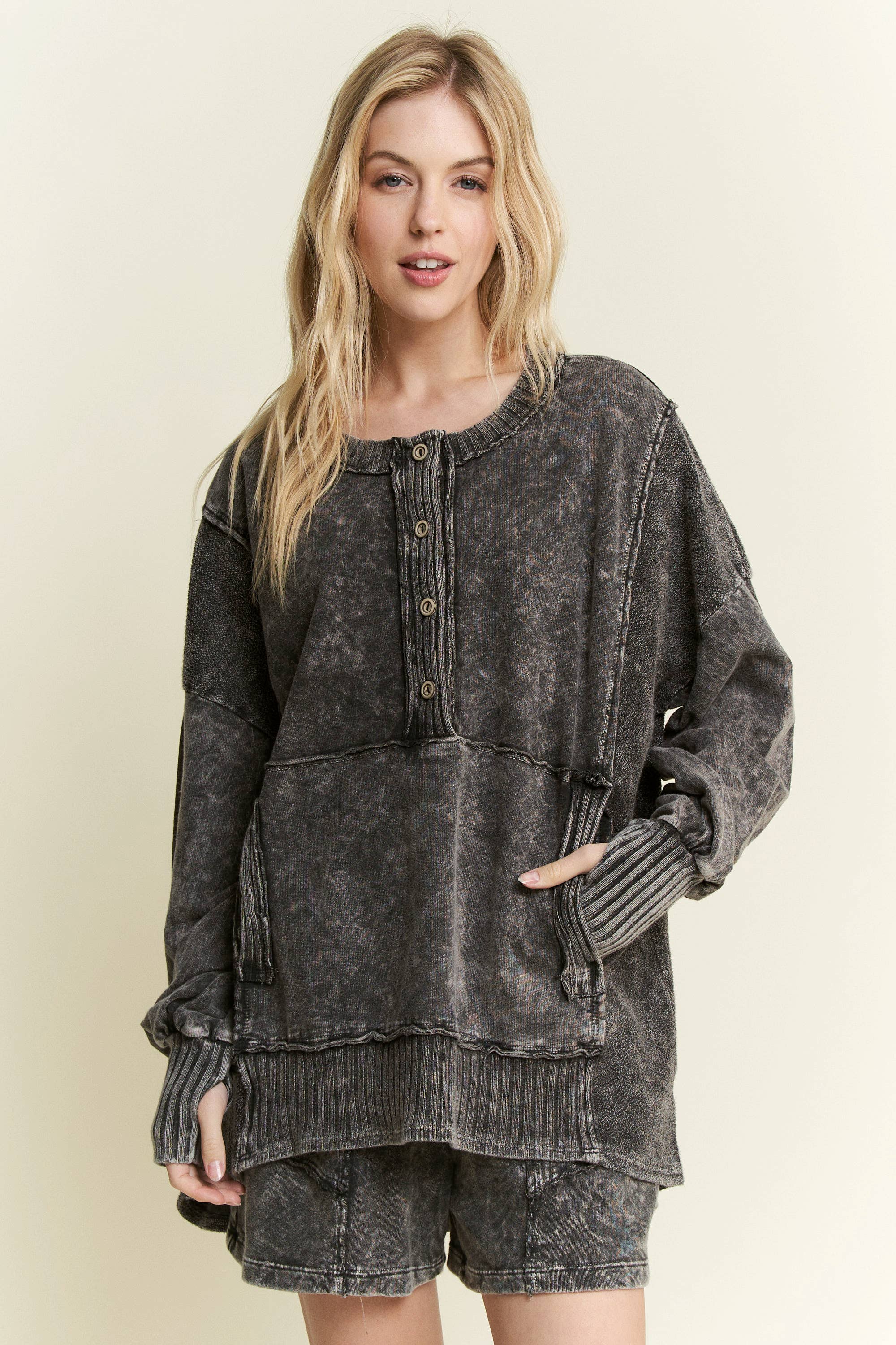 J.Her - Wholesale Sweatshirt - Women's - MineralWash Henley kangaroo pocket sweatshirt HT60420