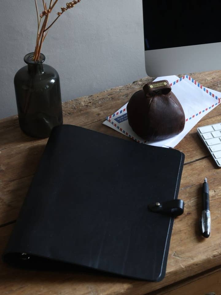 Pasta de Couro A4 com Fichário de Argolas Preto por atacado de Owen Barry Ltd