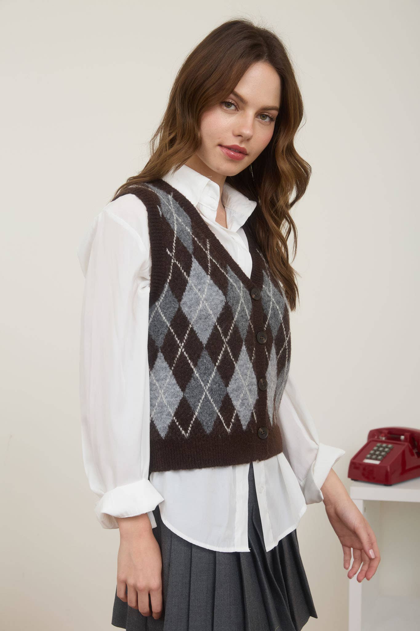 The Workshop Studio - Wholesale Outerwear Vest - Women's - ARGYLE PATTERN BUTTON DOWN KNIT CARDIGAN VEST2
