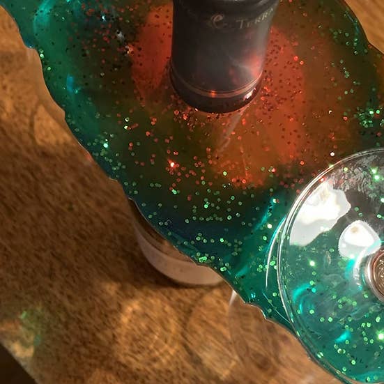 Wine Butler - Wine glass holder (2 glasses) for wholesale by Seashore Pebbles