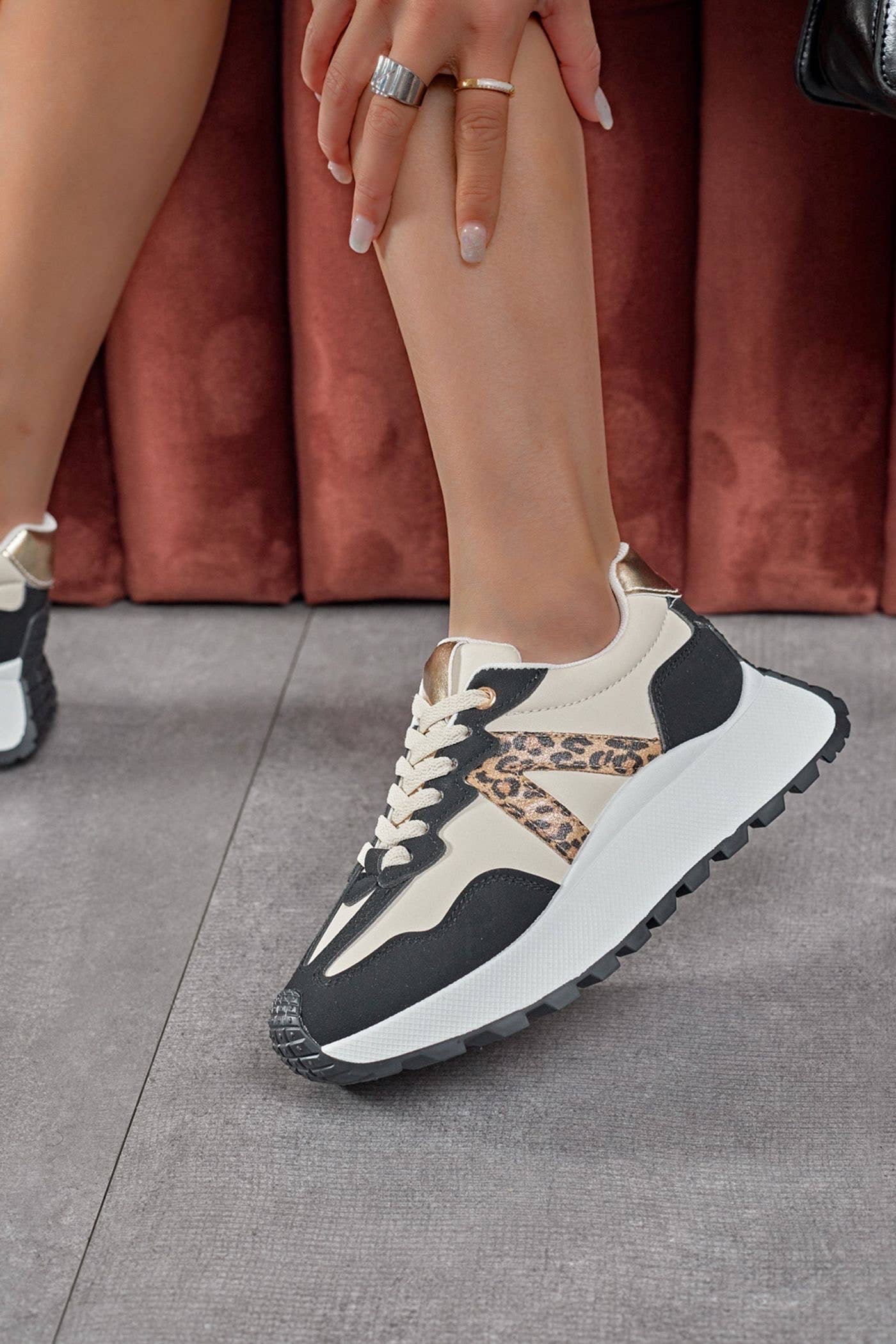 SWEET MAGIC MODA Y COMPLEMENTOS - Wholesale Athletic Sneakers - Unisex - FAUX LEATHER COMBINATION SNEAKER 0