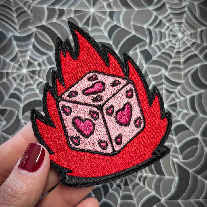 Parche bordado de dados de fuego de San Valentín para planchar para venta al por mayor de Project Pinup