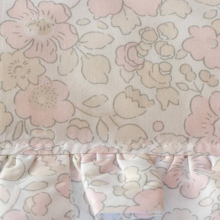 Coco & Wolf – wholesale Bedding pillowcase/sham – Frill Edge Pillowcase made with Liberty Fabric BETSY LACE1