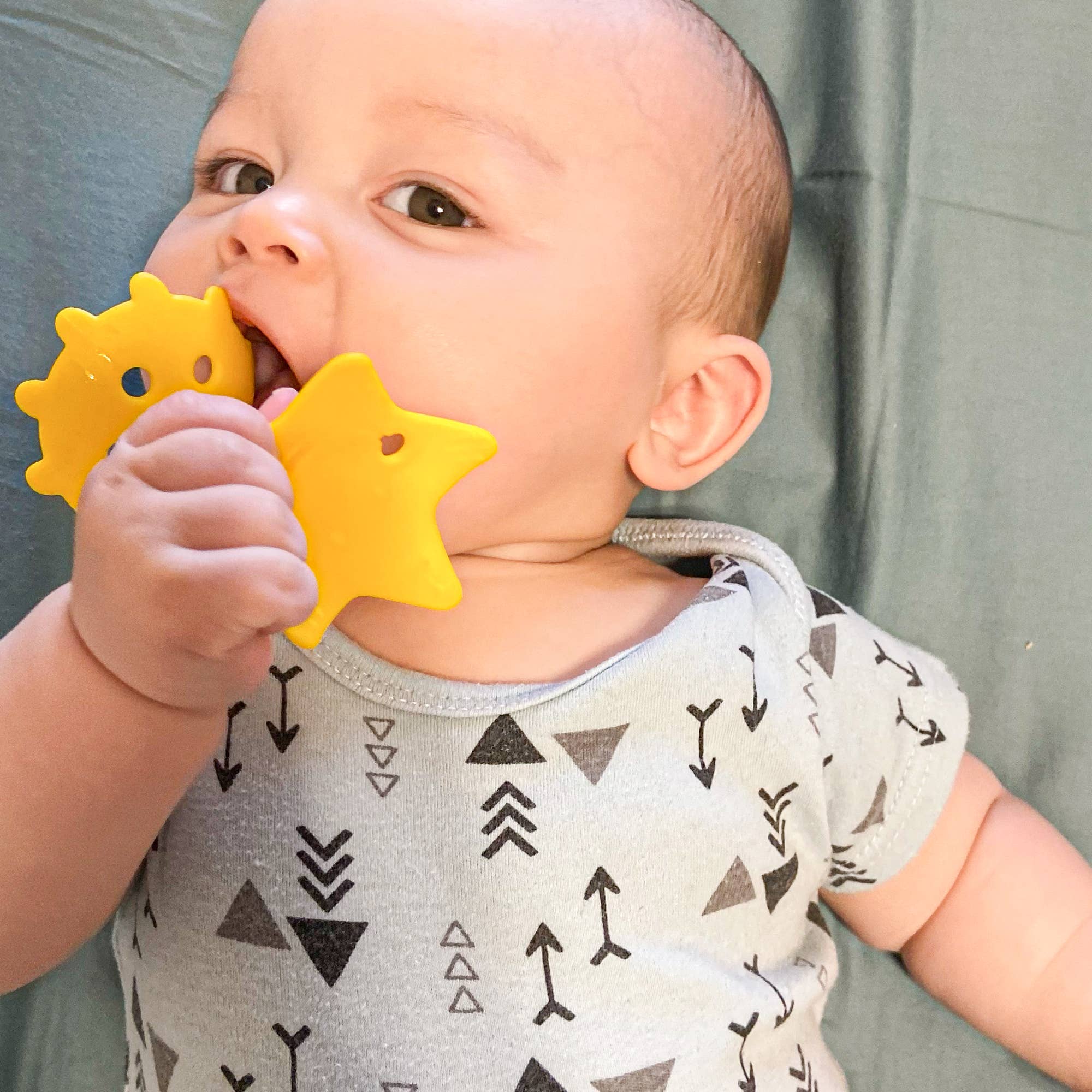 Innobaby on Faire – wholesale Teether (not clip-on) – Baby – EZ Grip Newborn Baby Star Teether / Oral Development Toy3
