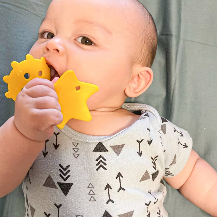 Innobaby on Faire – wholesale Teether (not clip-on) – Baby – EZ Grip Newborn Baby Star Teether / Oral Development Toy3