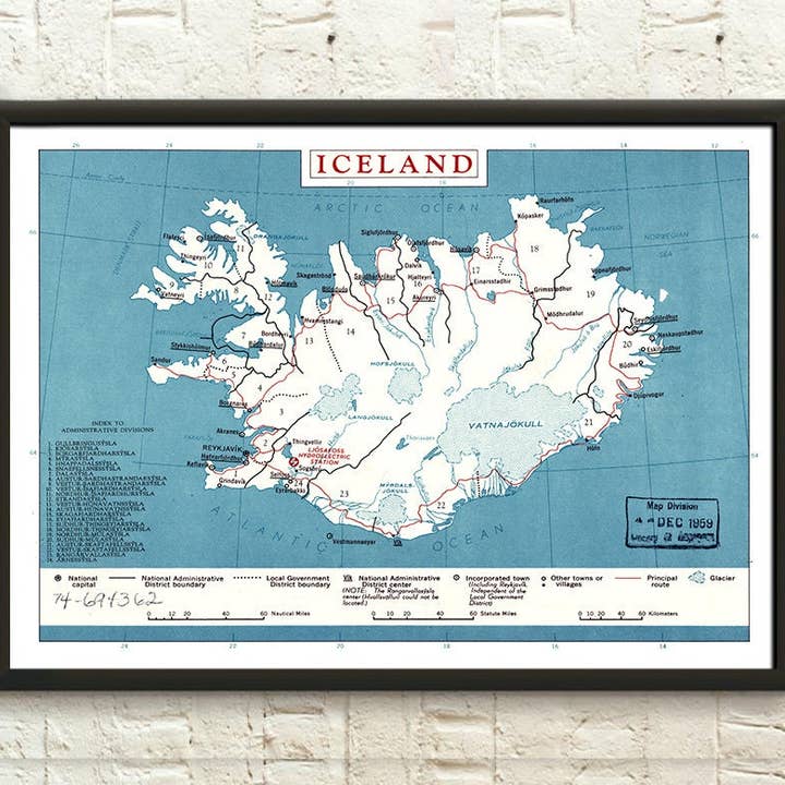 Vintage 1959 Iceland Map - Retro Travel Decor pour la vente par Vintage Wall Graphics