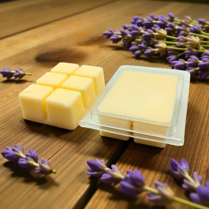 Amber Lavendel Hvid Etiket Muslingeskal Voks Smelt for engroshandel hos Lunar Fragrances