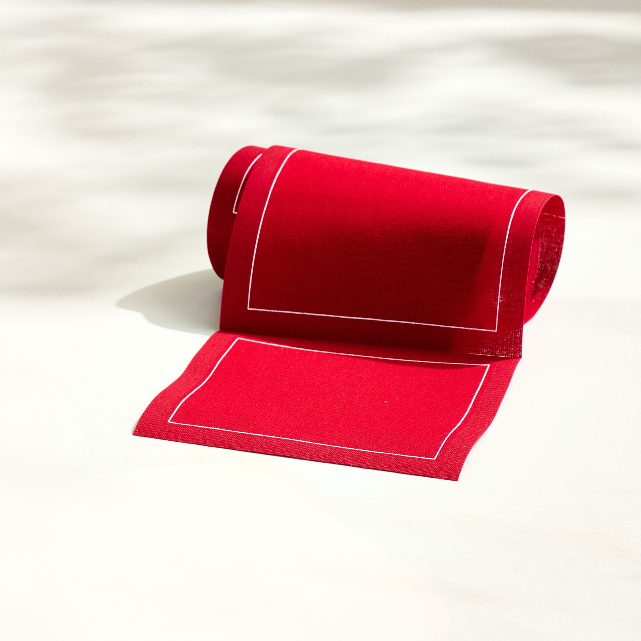 Toasting With Tara - Vendita all'ingrosso Tovagliolo monouso - Rotolo di Tovaglioli da Cocktail in Cotone: Il Red Carpet (Rosso Classico)0