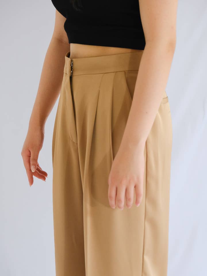 Pantalon en soie Céline pour la vente par All Bodies