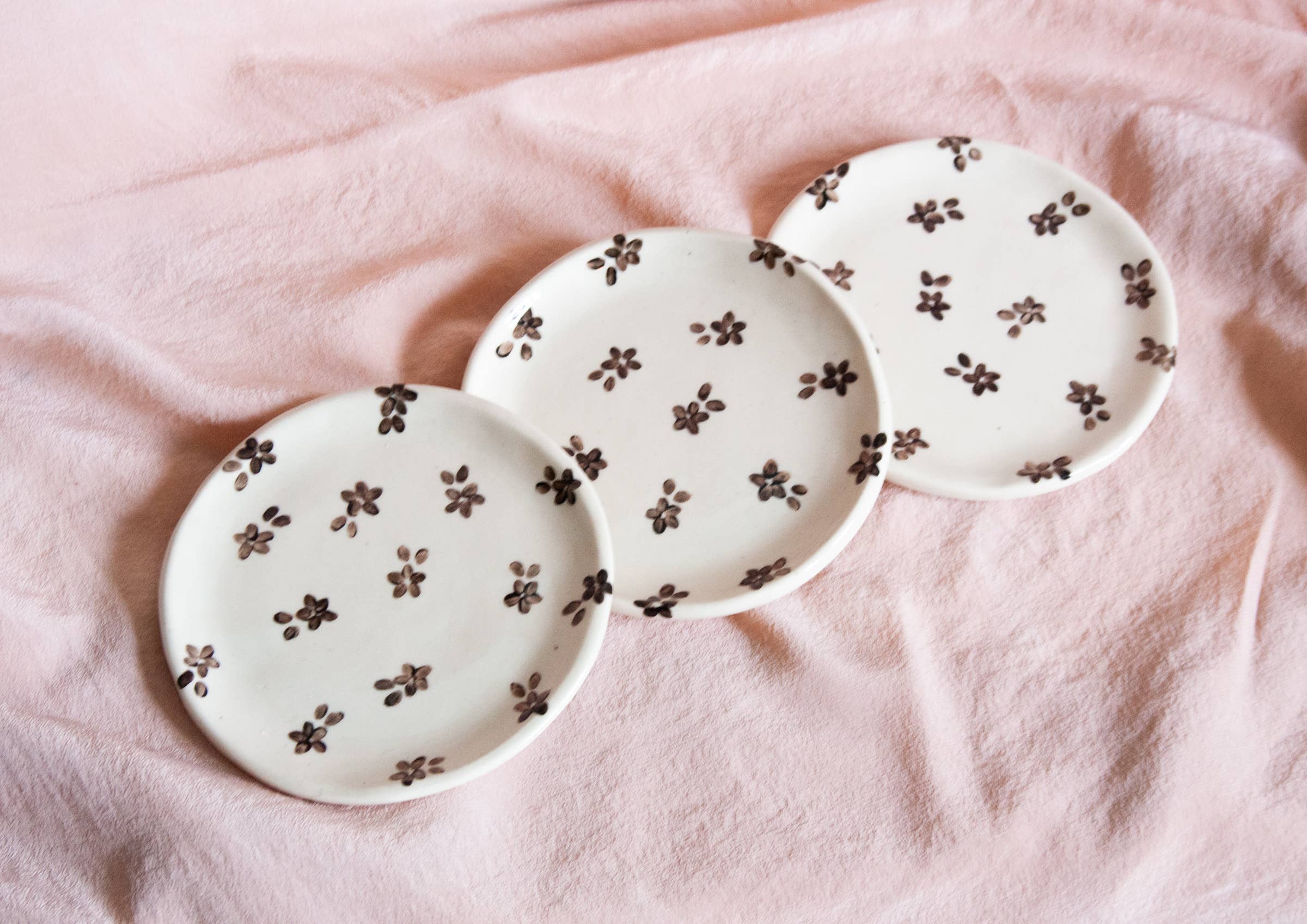 Erika Christine Ceramics - Wholesale Jewelry Dish - Black Forget Me Not Catchall Plate1
