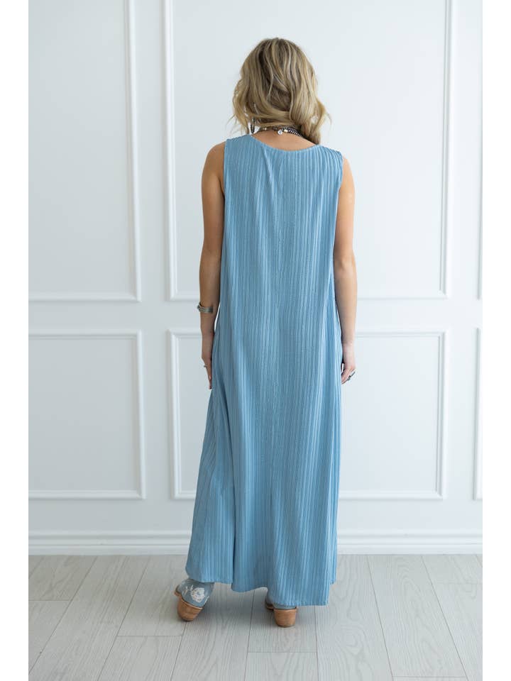 Andrée by Unit - Wholesale Dress - Women's - Textured Pleated Maxi Dress