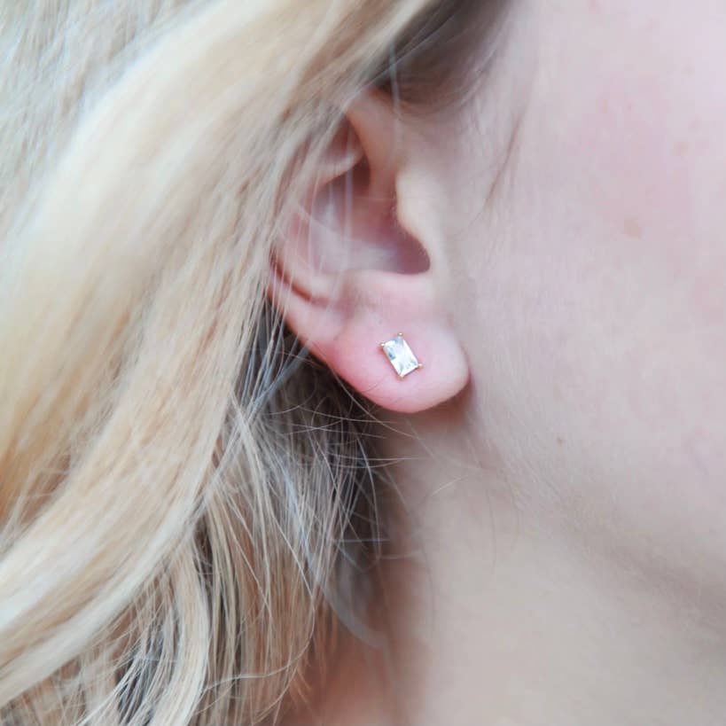 Oh So Lovely – Engroshandel Ørestikkere – Krystalbaguette-ørestikker i flere farver3