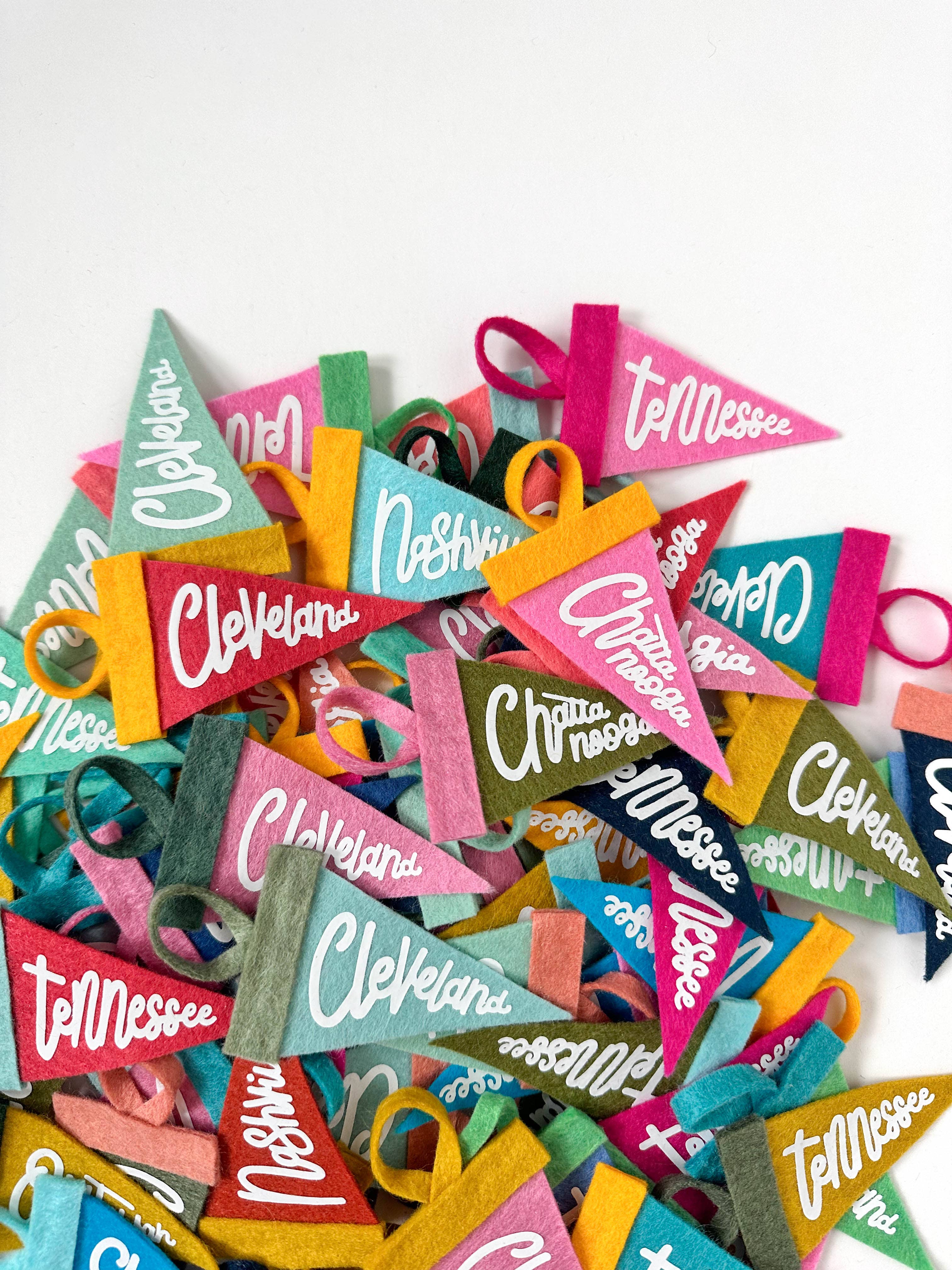 traveldashery - Vendita all'ingrosso Decorazione - mini gagliardetto personalizzato: colori classici10