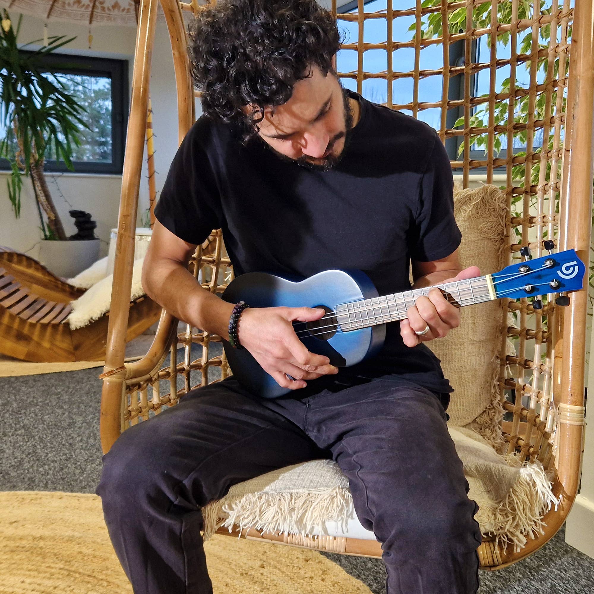 AWGifts Europe - Wholesale Musical Instrument - Wholesale Artisan Made Ukuleles
22