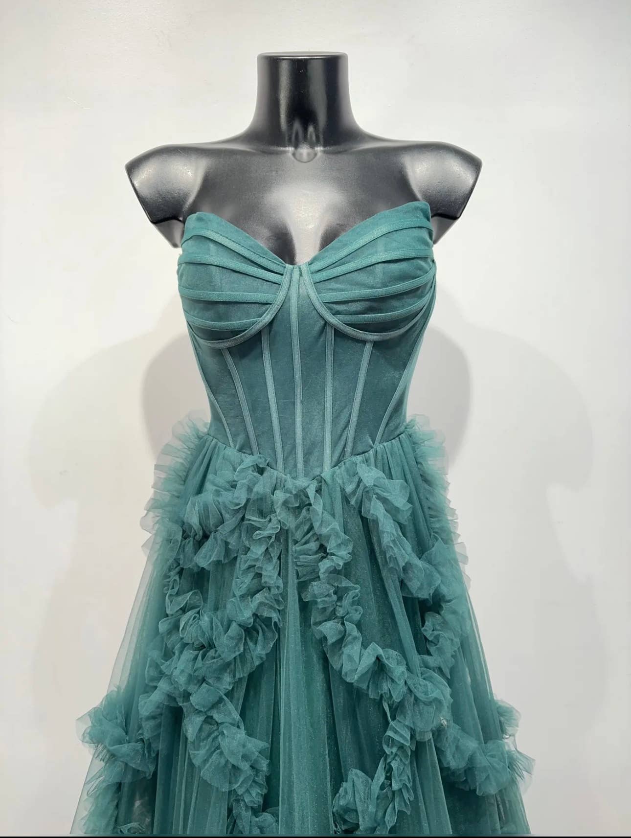 Lemon Nana – wholesale Gown – Women's – Emerald green tulle dress with a voluminous skirt4