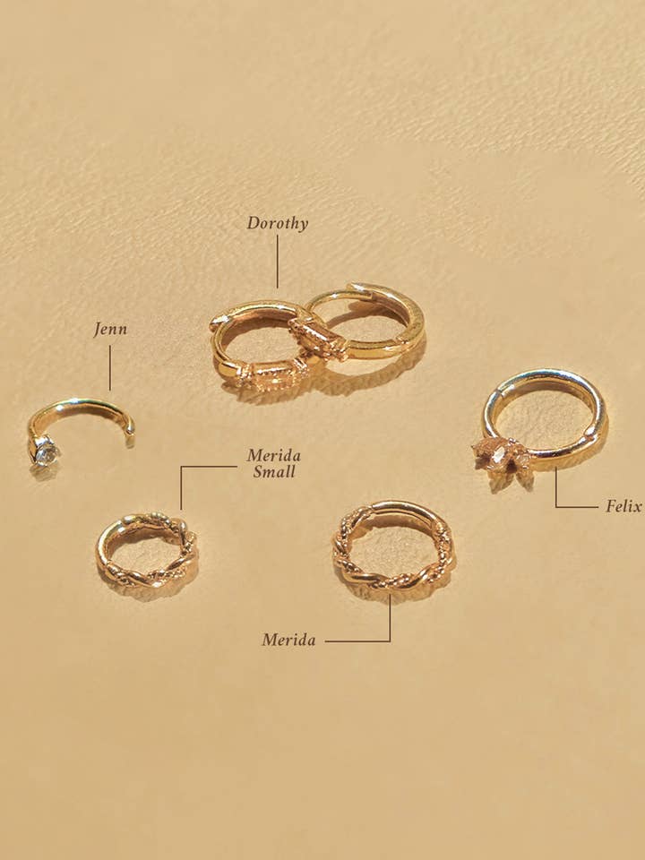 14K massivt guld Merida lille krøllet bøjle for engroshandel hos S-kin Studio Jewelry