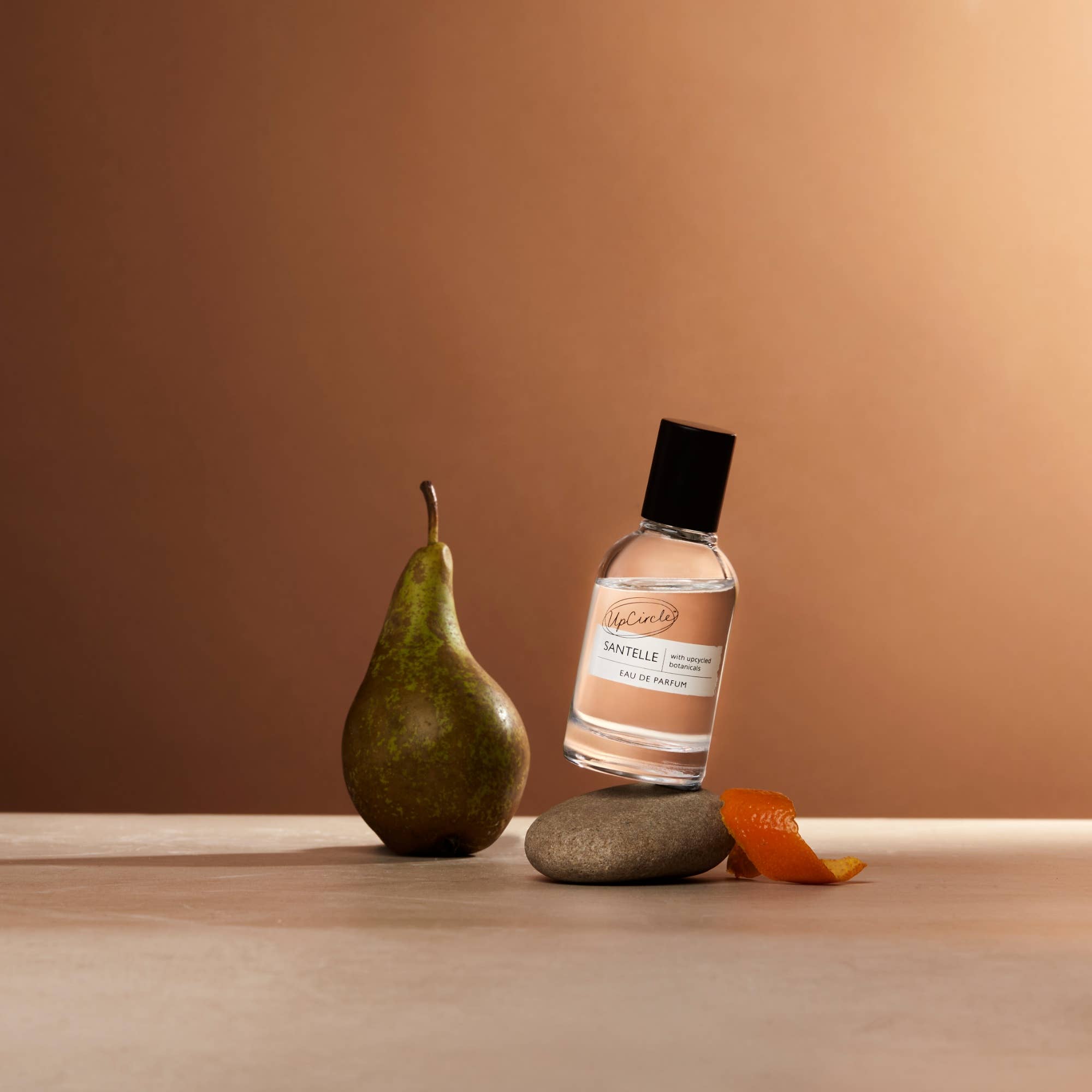 UpCircle Beauty Europe - Wholesale Perfume/Eau de Toilette - Upcycled Eco-Friendly Vegan Perfume - Santelle Eau de Parfum2