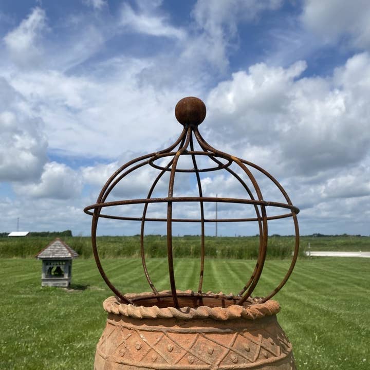 Garden Iron And More - Wholesale Outdoor Ornament/Decor - Nice Wrought Iron Fat Bob with Ball Top Topiary with Stakes0