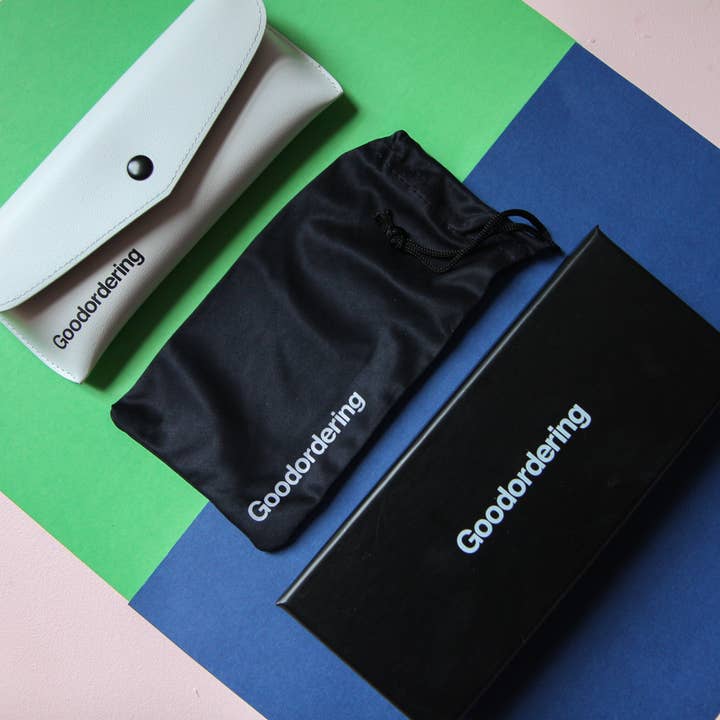 Goodordering – Großhandel Sonnenbrille – Damen – Marineblaue magnetische Brillen & Sonnenbrillen in einem +1,5 Leselinsen Goodordering2