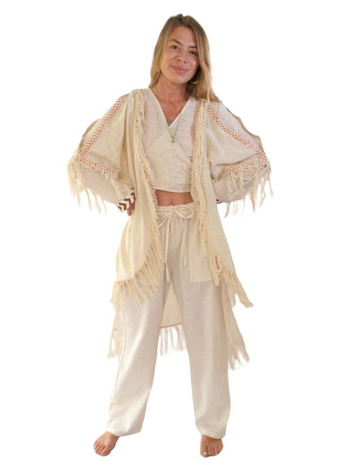 Sacred Ceremony – Großhandel Kimono – Damen – Cremefarbener Bio-Baumwoll-Shrug mit Fransen5