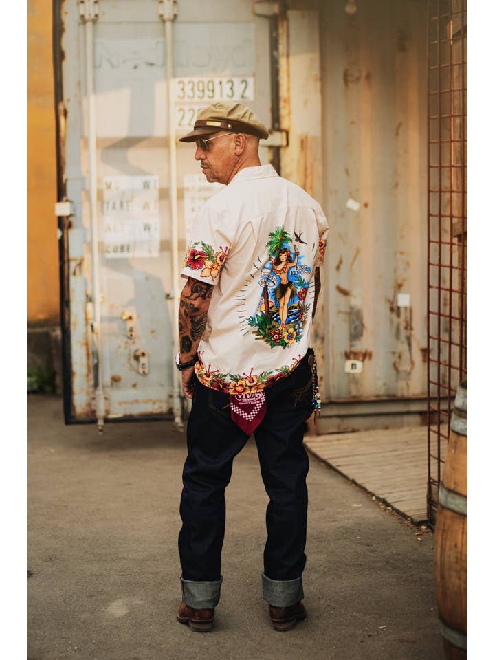 ecru Hawaiian organic cotton shirt “Honolulu Hawaii” for wholesale on Faire12