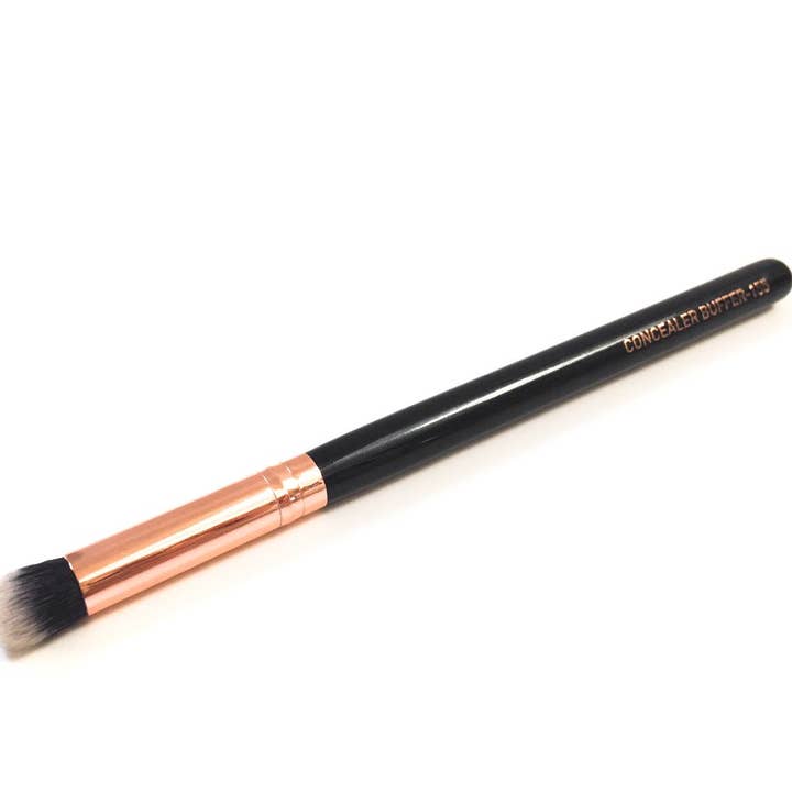 Tampon anti-cernes - 155 pour la vente par ARTIST APPROVED