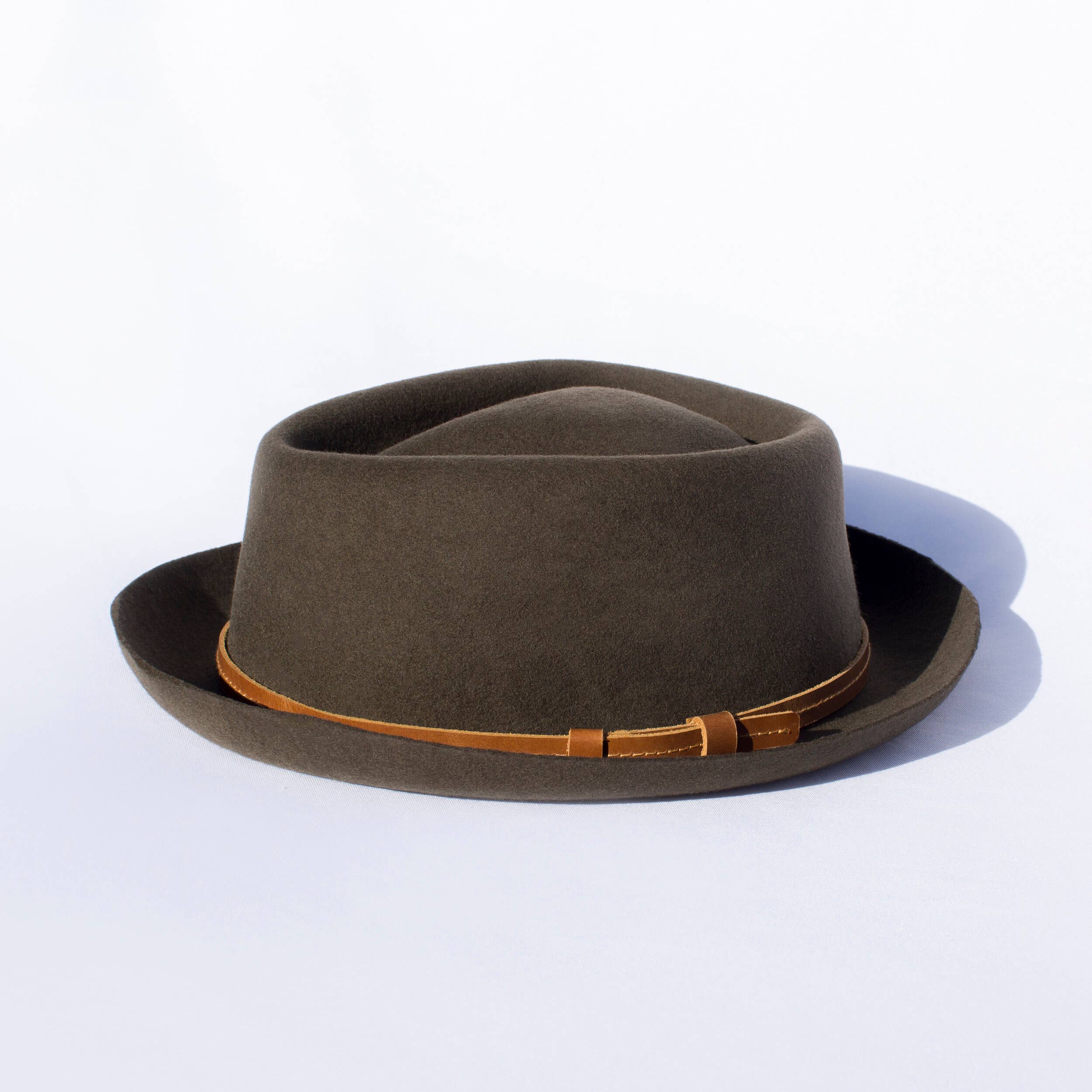 Elegancia Tropical Genuine Panama Hats - Wholesale Fedora - Unisex - Santa Fe Olive Green Urban Felt Hat - Unisex1
