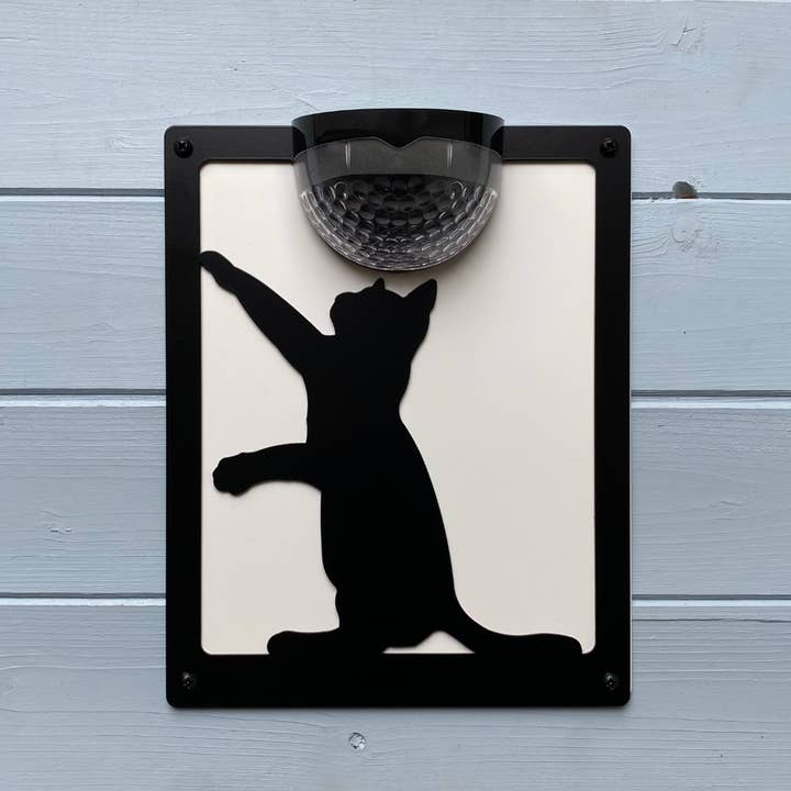 Florys Online – wholesale Outdoor ornament/decor – Cat Solar Light Wall Plaque2