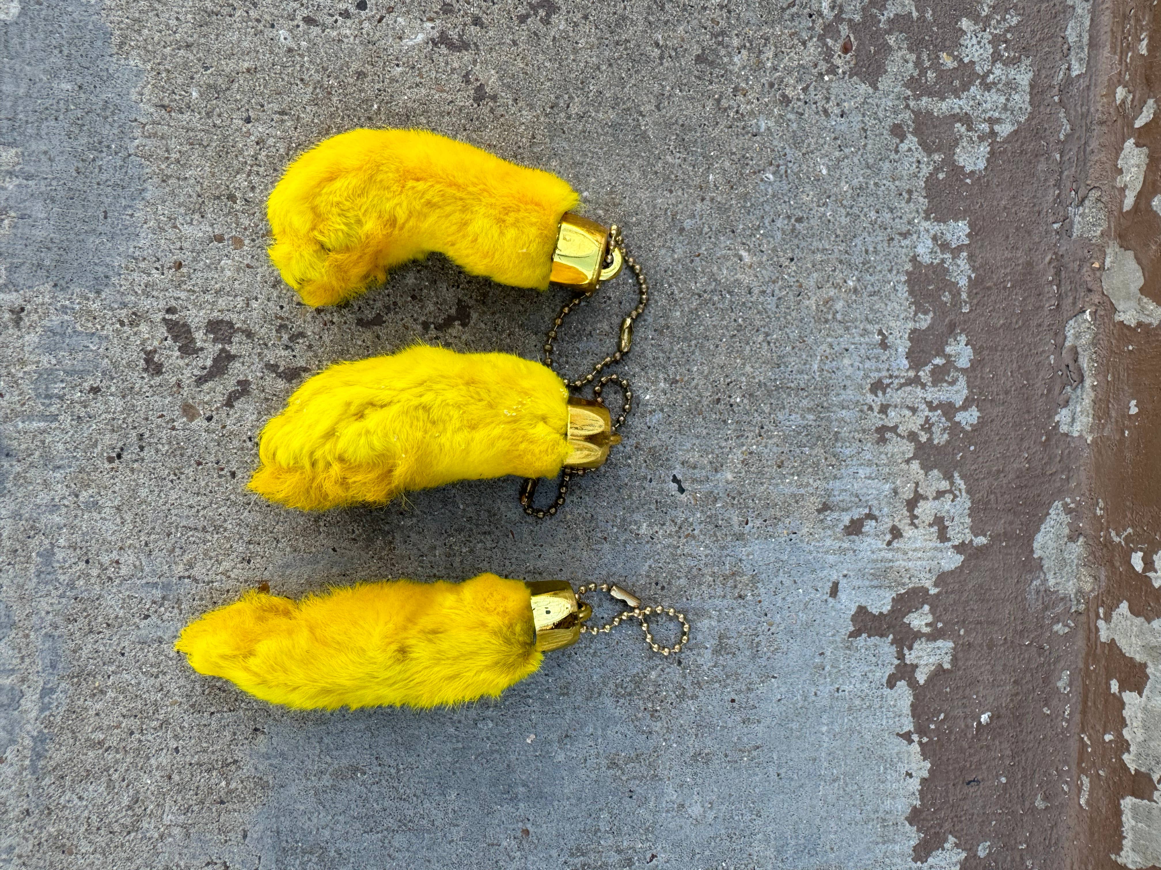 Western Linens - Wholesale Keychain - Unisex - Lucky Rabbit foot - Genuine 0