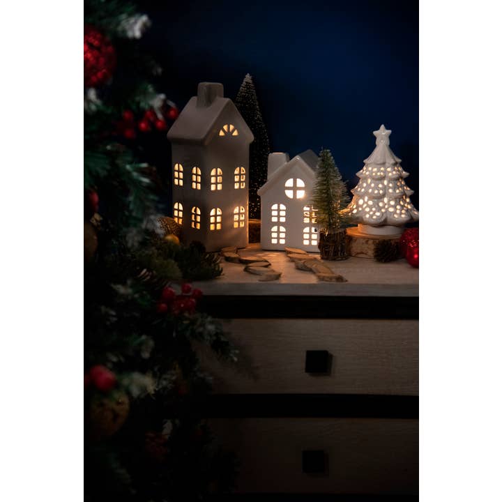 White Ceramic House Lantern 8Xh.23 for wholesale on Faire3