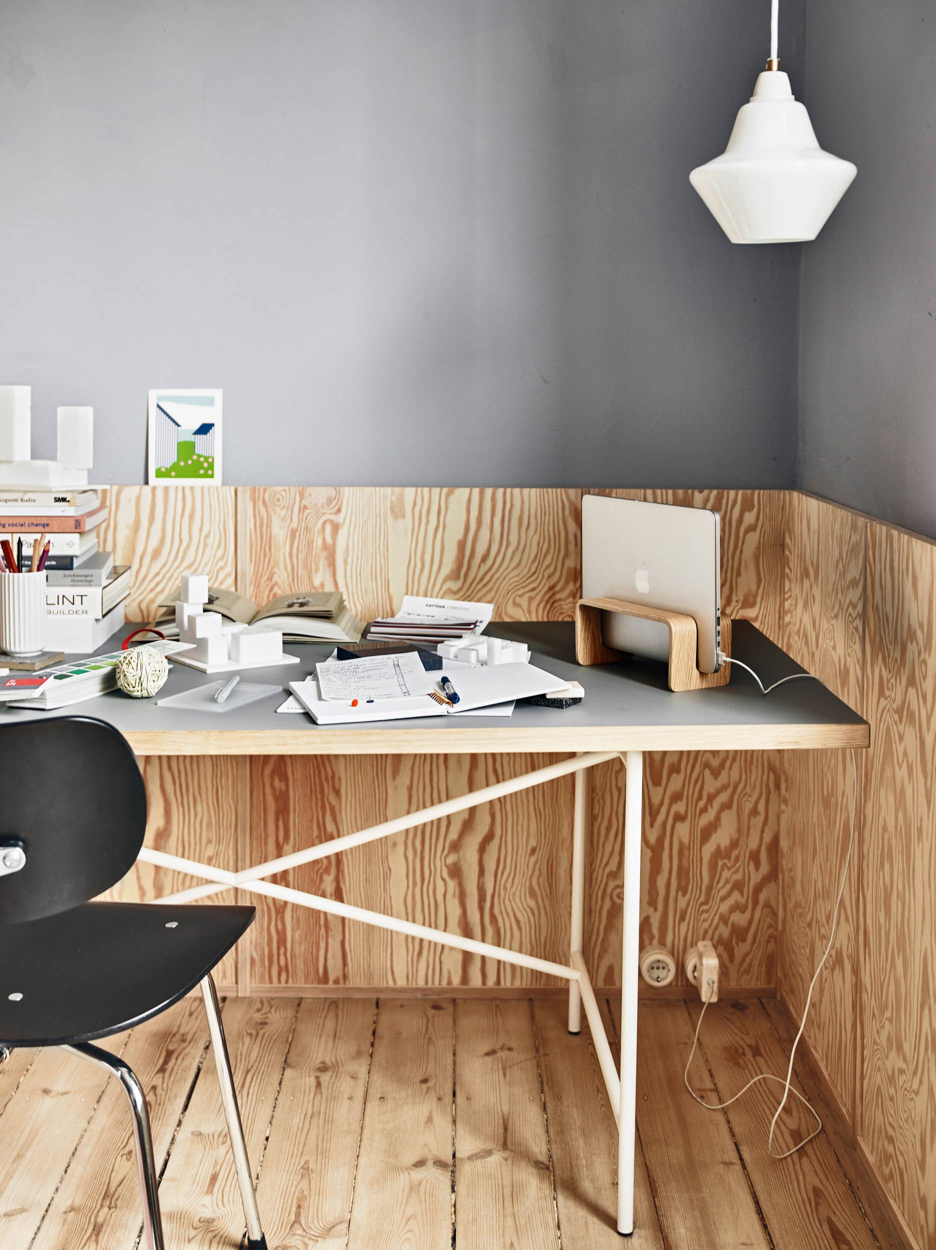 Foto Factory - Wholesale Desk Riser - Vertical MacBook Stand2