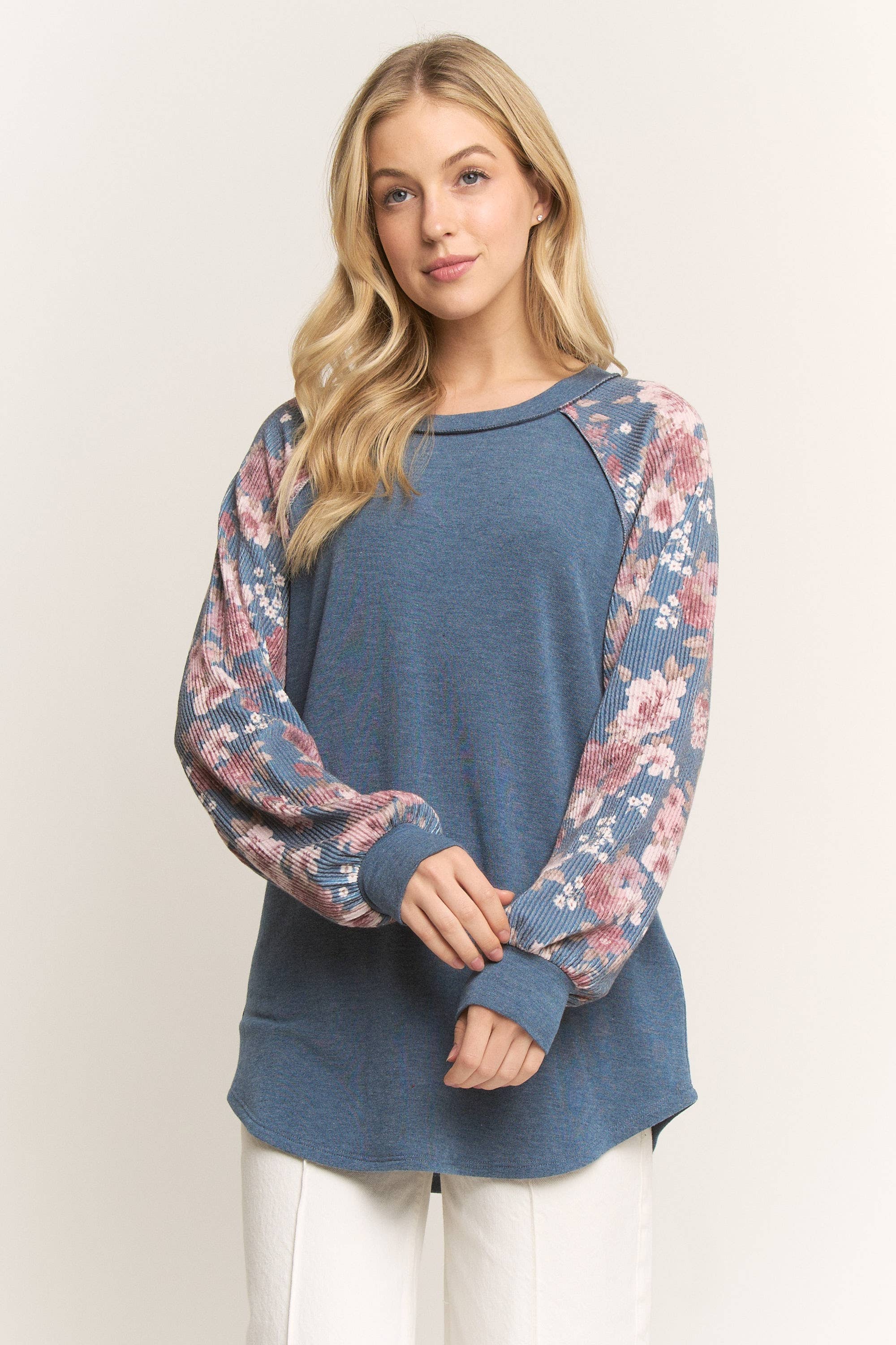 HEIMISH - Venta al por mayor Sudadera - Mujer - ET7689-25 TOP URBANO CON CONTRASTE DE CANALÉ Y ESTAMPADO FLORAL3