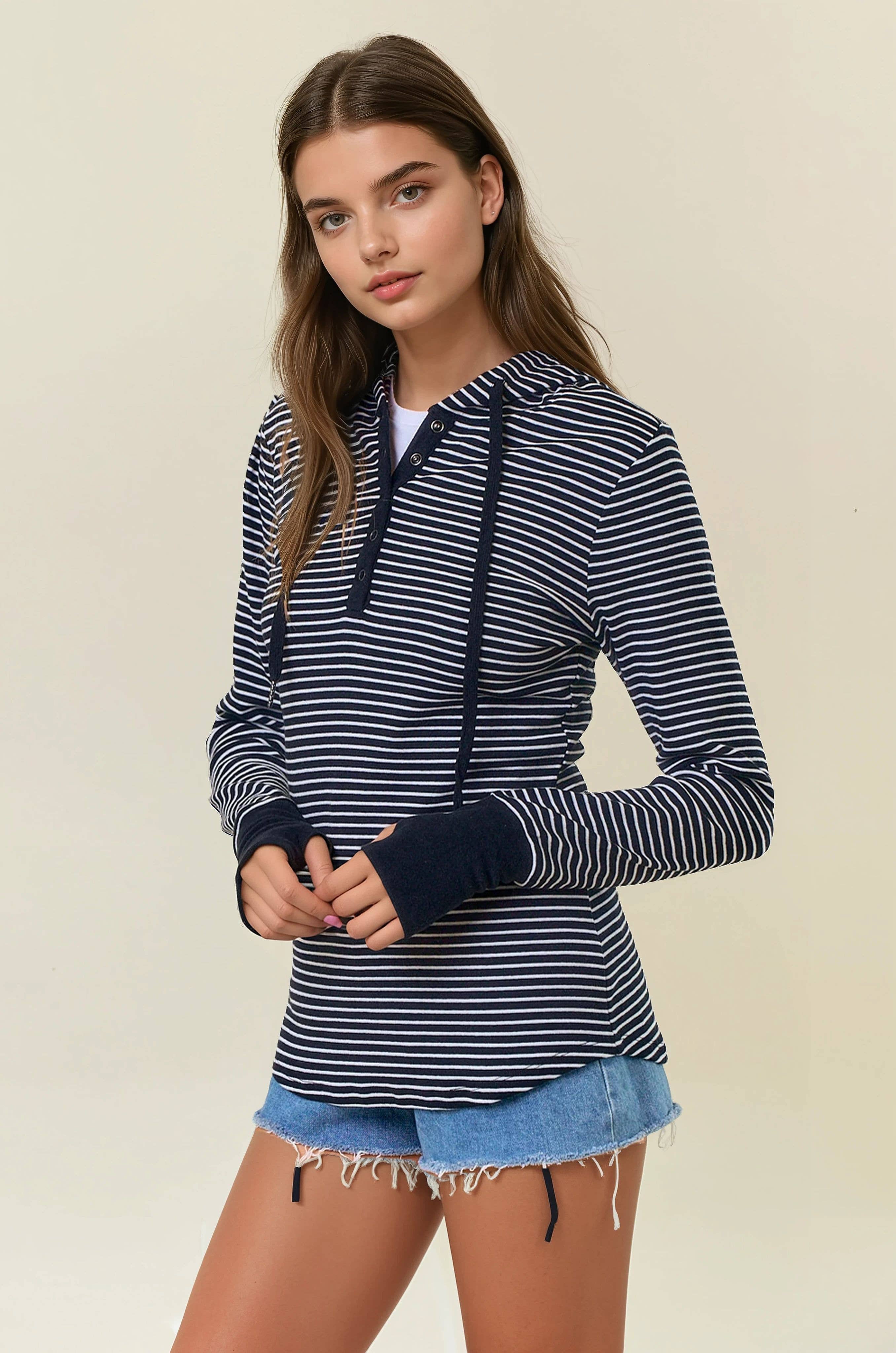 Doe and Rae – Engroshandel Hoodie – Kvinder – HENLEY RIBBET HÆTTE TOP - 43325T22
