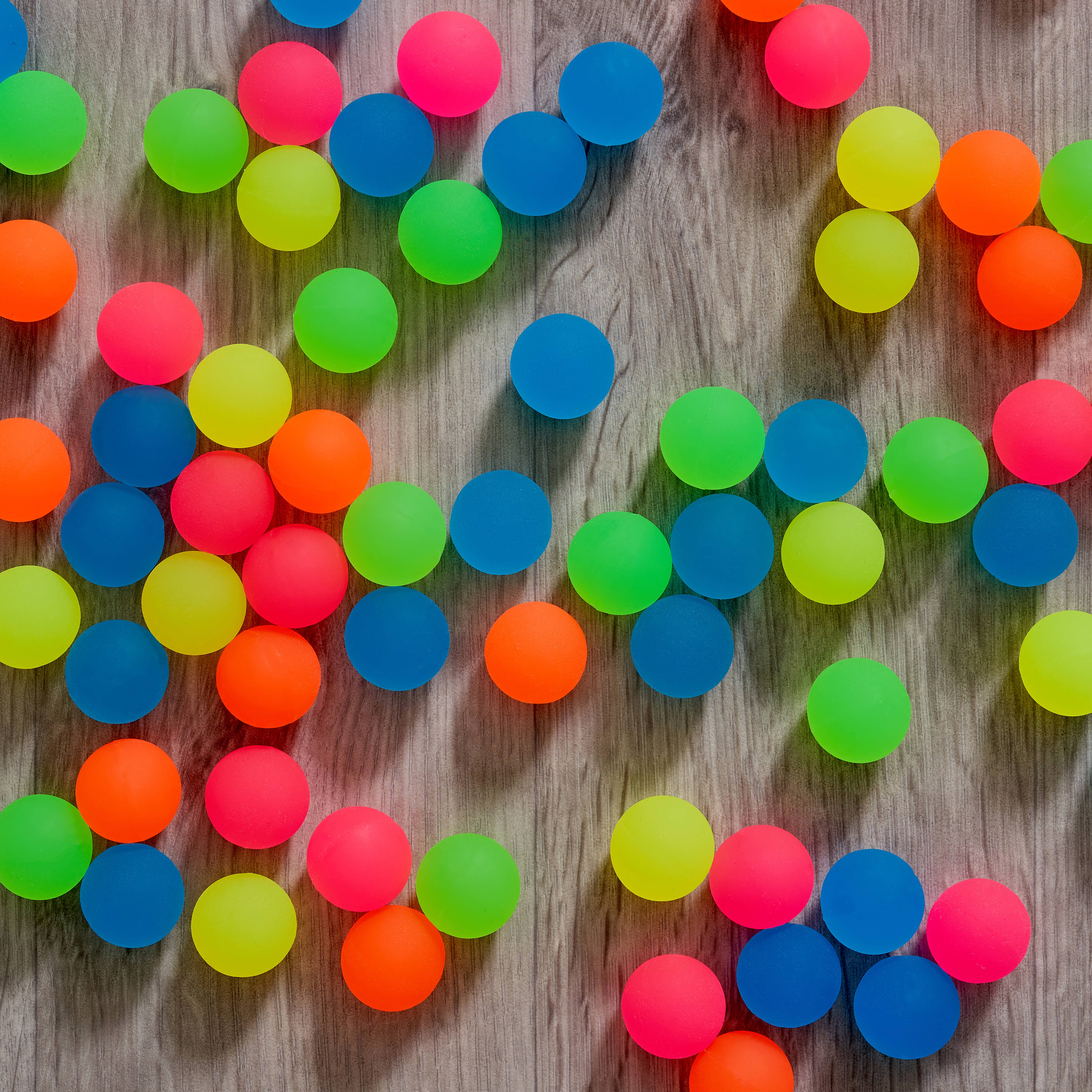 The Twiddlers – Großhandel Sportball – Kinder – 120 springende Neon-Bälle10