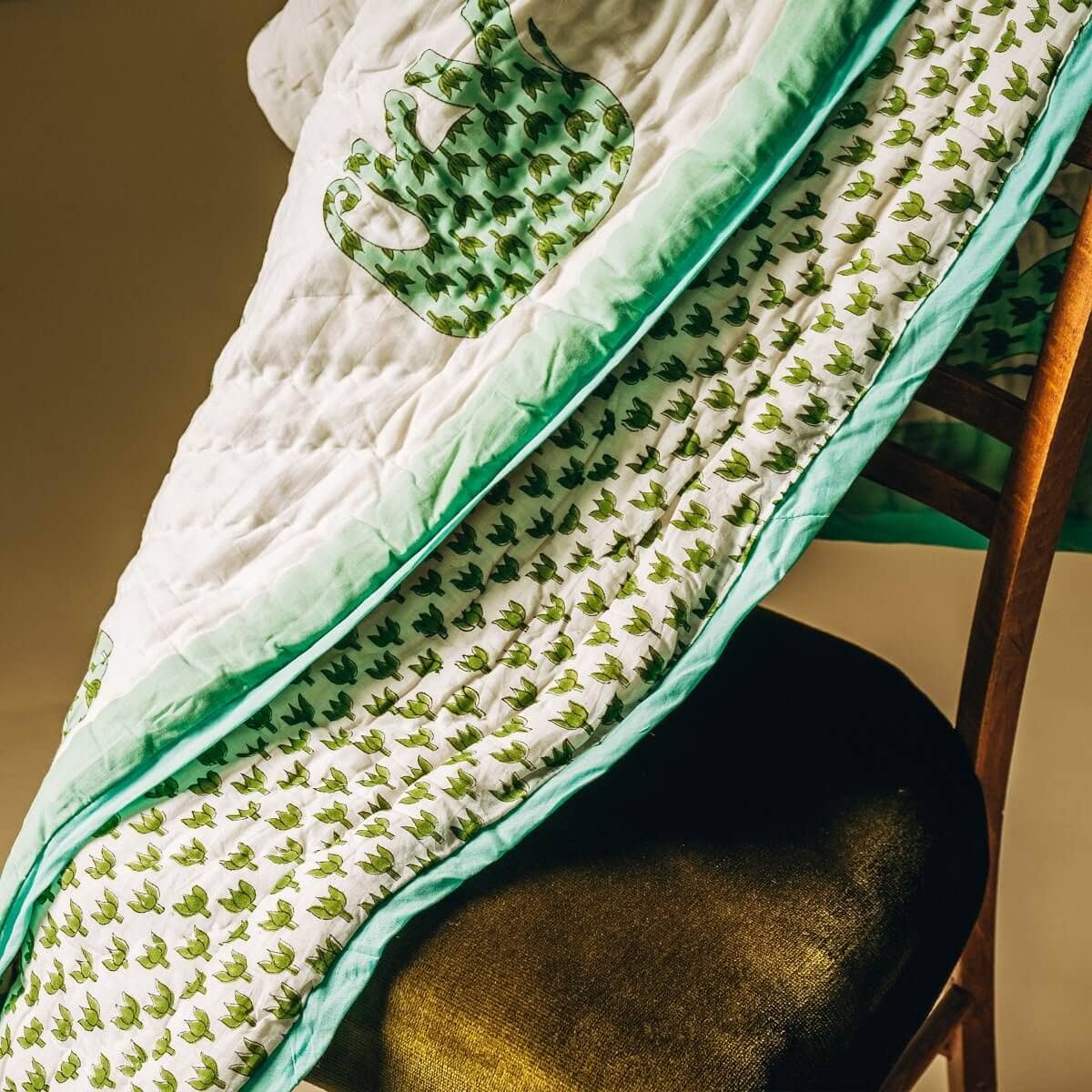 Kapda Casa - Wholesale Quilt - Hathi: 100% katoenen omkeerbaar dekbedovertrek (100 x 120 cm)1