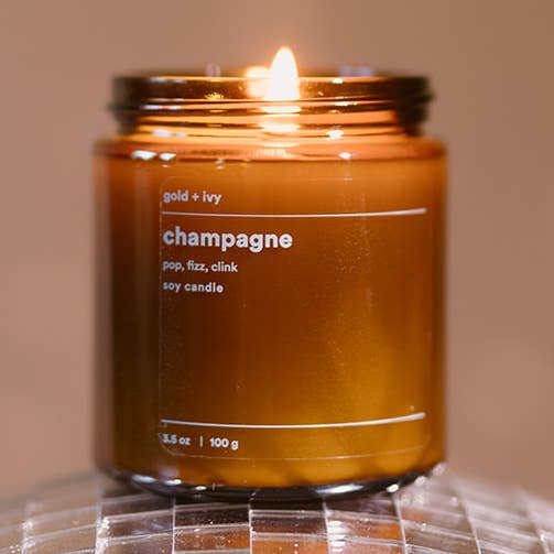 candela di soia al champagne - fragola vaniglia (San Valentino) per la vendita all'ingrosso da parte di gold + ivy