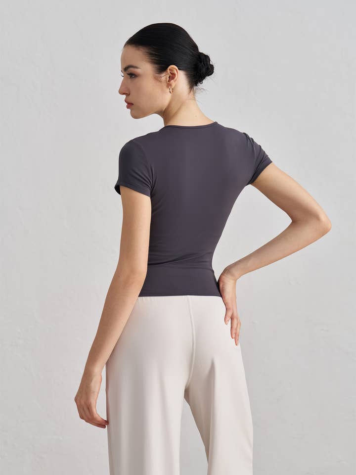 91thelabel – wholesale Athletic top – Women′s – Tessa Crew Neck Sculpting Short Sleeve Active Top T-Shirt5