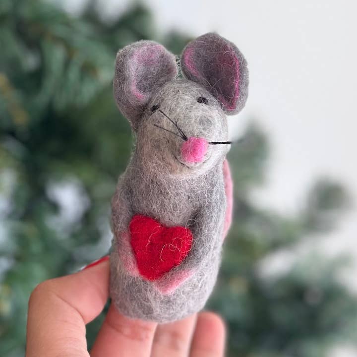 Mus som håller ett hjärta finger marionett för wholesale av Ganapati
