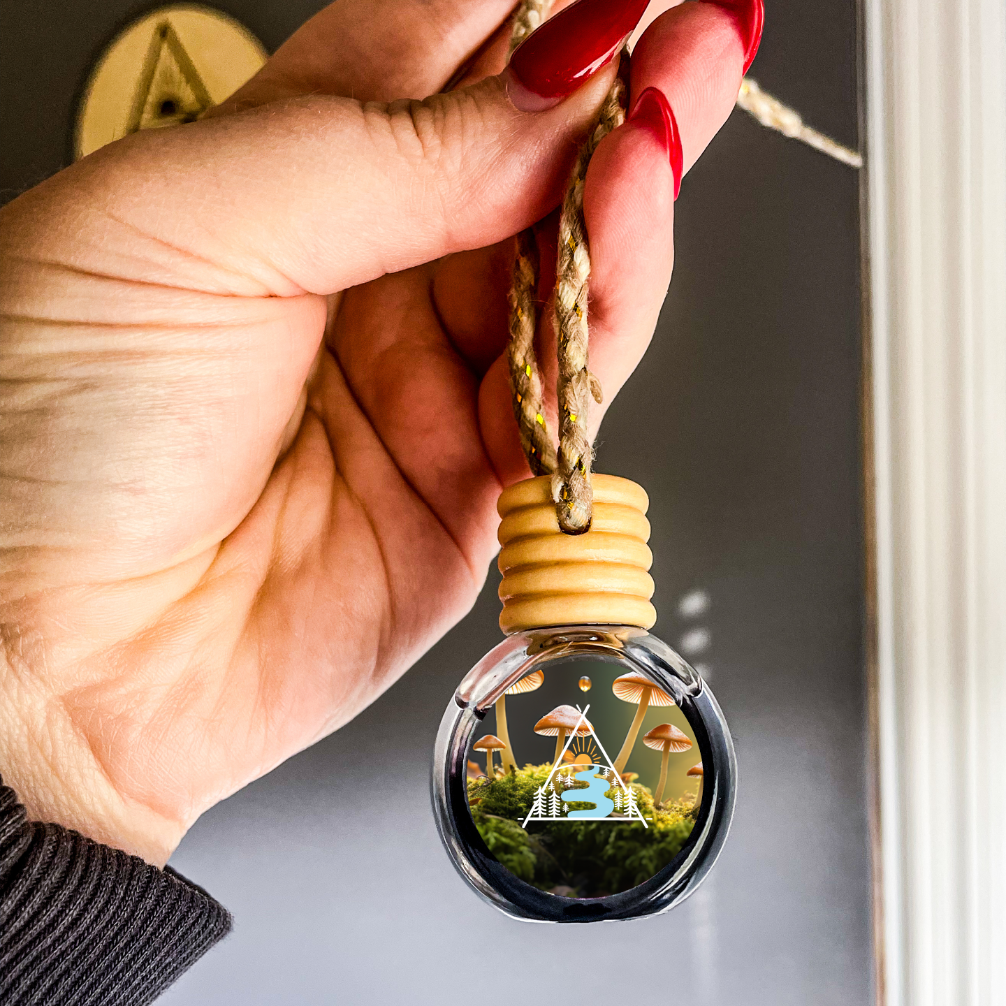 Rise and Pine Candle Co. - Vente Désodorisant pour voiture – unisexe - Diffuseur/assainisseur d'air suspendu en bois de cèdre et mousse de chêne pour voiture0