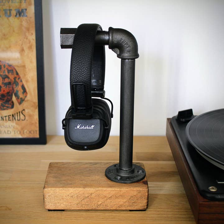 Hörlurshållare i trä och stål, industristil för wholesale av Strange Workshop