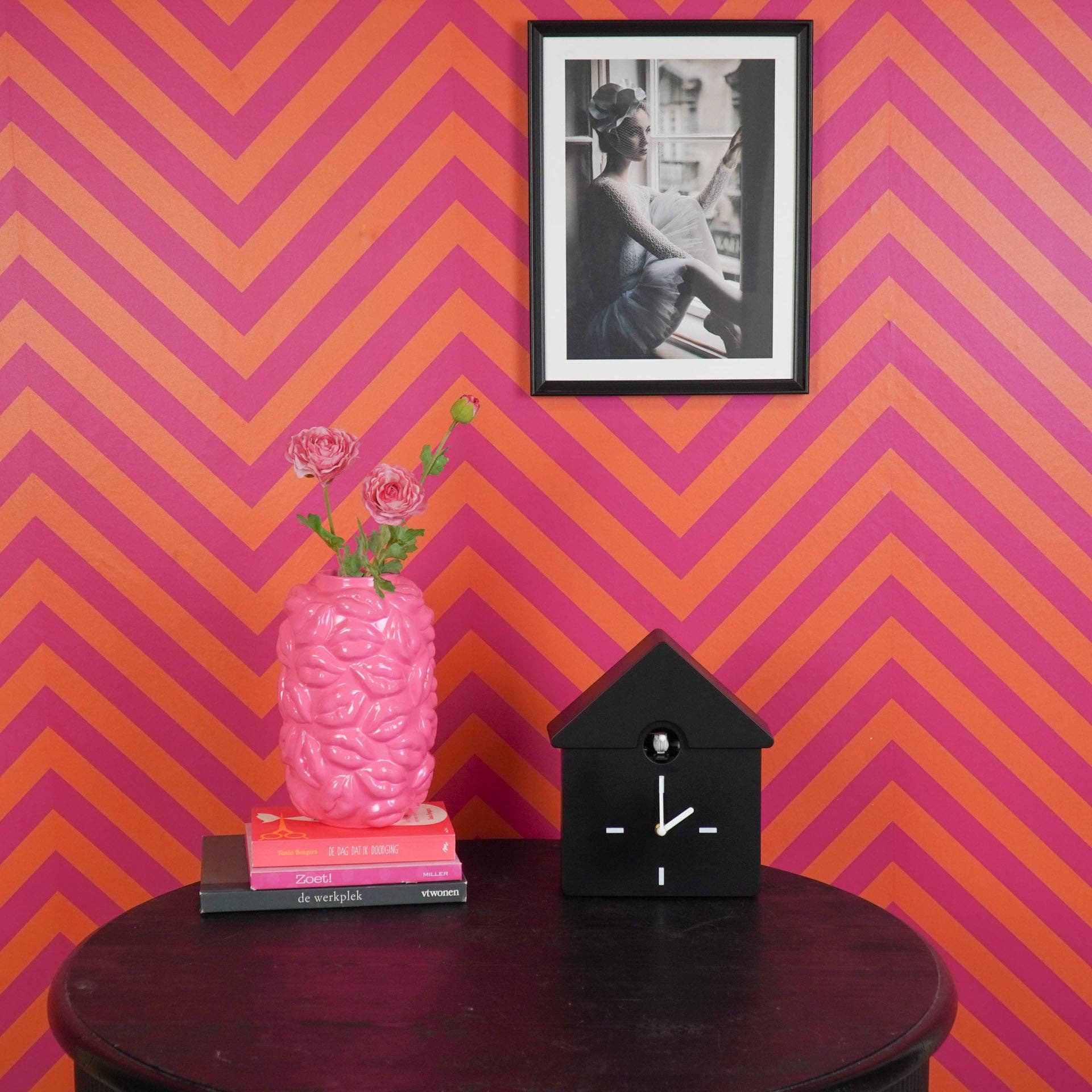 Housevitamin bv - Wholesale Wall Clock - Clock- Wall Clock Cuckoo- Black - 24x27x9cm4