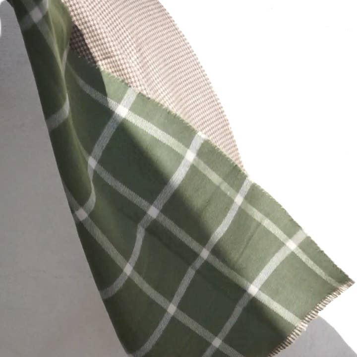 Olive & Pique - Wholesale Scarf - Unisex - Reversible Oversized Blanket Scarf / Shawl, 100x200cm, Sage3