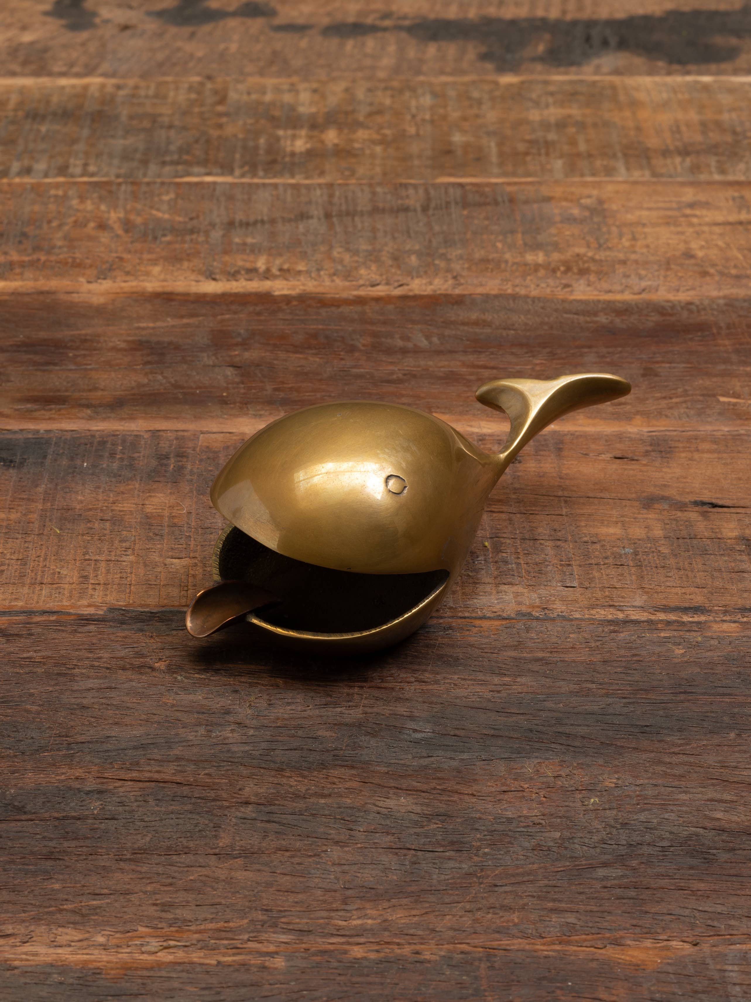 Chehoma USA - Wholesale Ashtray - Whale Ashtray0