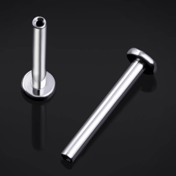 Labret en argent avec tige sans filetage en titane pour la vente par Custom Plugs