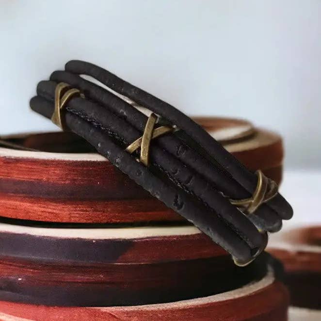 Antoine black cork bracelet - Eco-friendly and vegan fashion for wholesale by Karmyliege